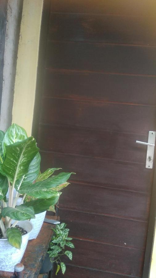 Hotel Kost Backpacker Sidoarjo Esterno foto