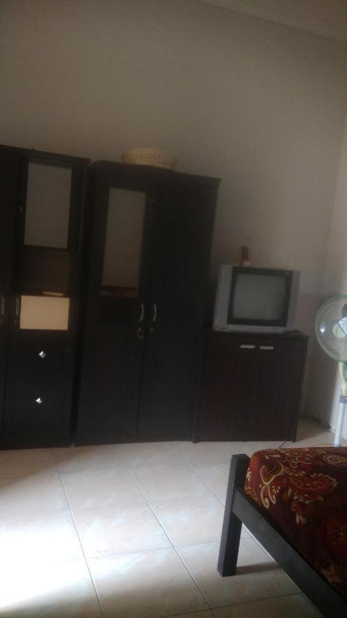 Hotel Kost Backpacker Sidoarjo Esterno foto