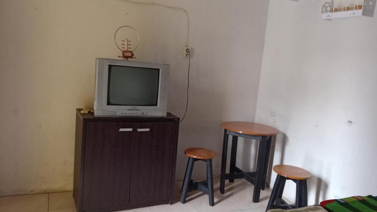 Hotel Kost Backpacker Sidoarjo Esterno foto