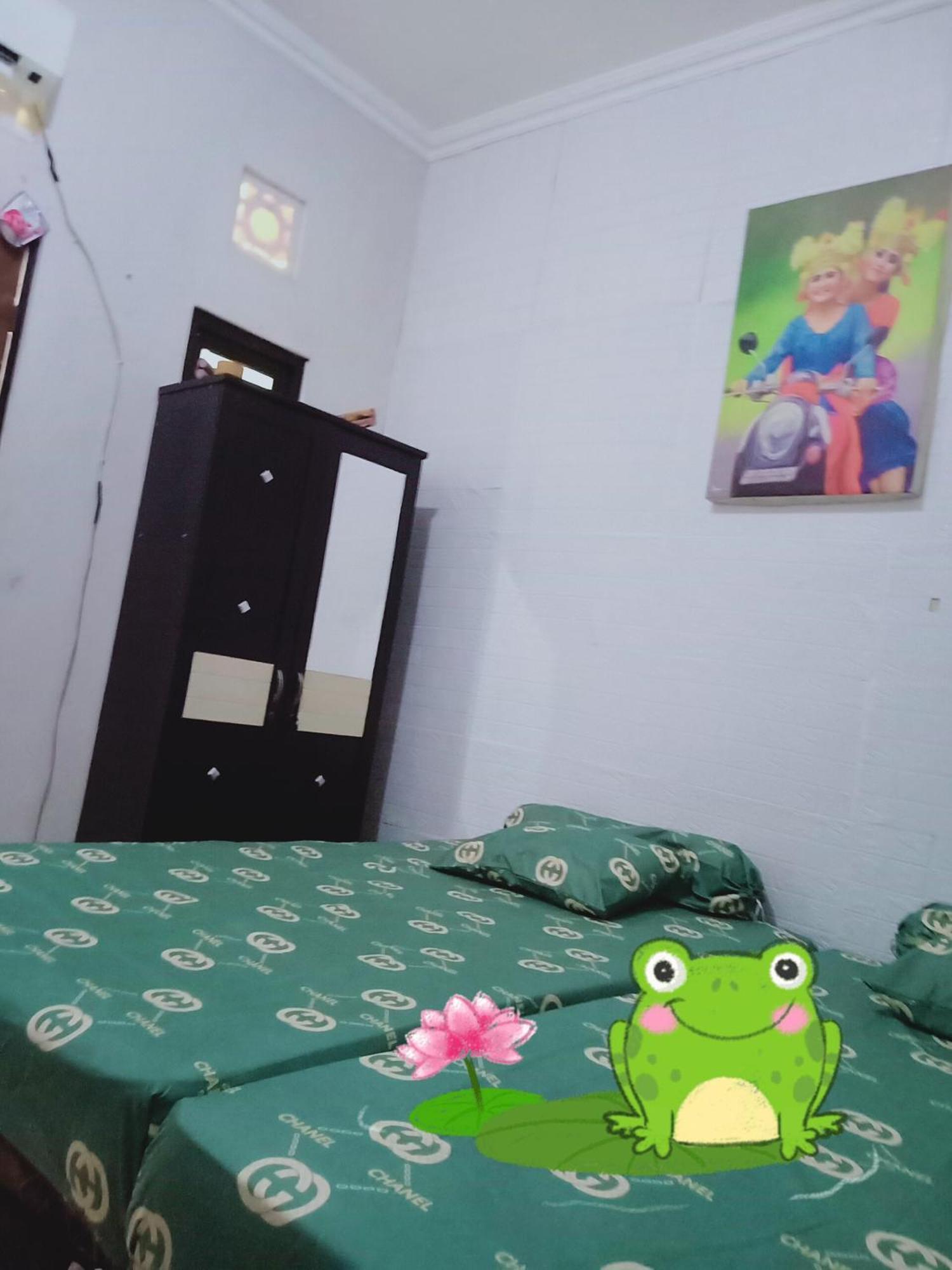 Hotel Kost Backpacker Sidoarjo Esterno foto