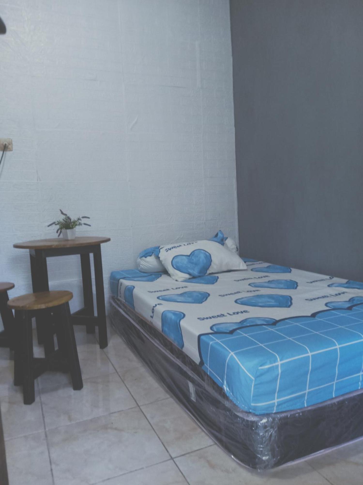 Hotel Kost Backpacker Sidoarjo Esterno foto