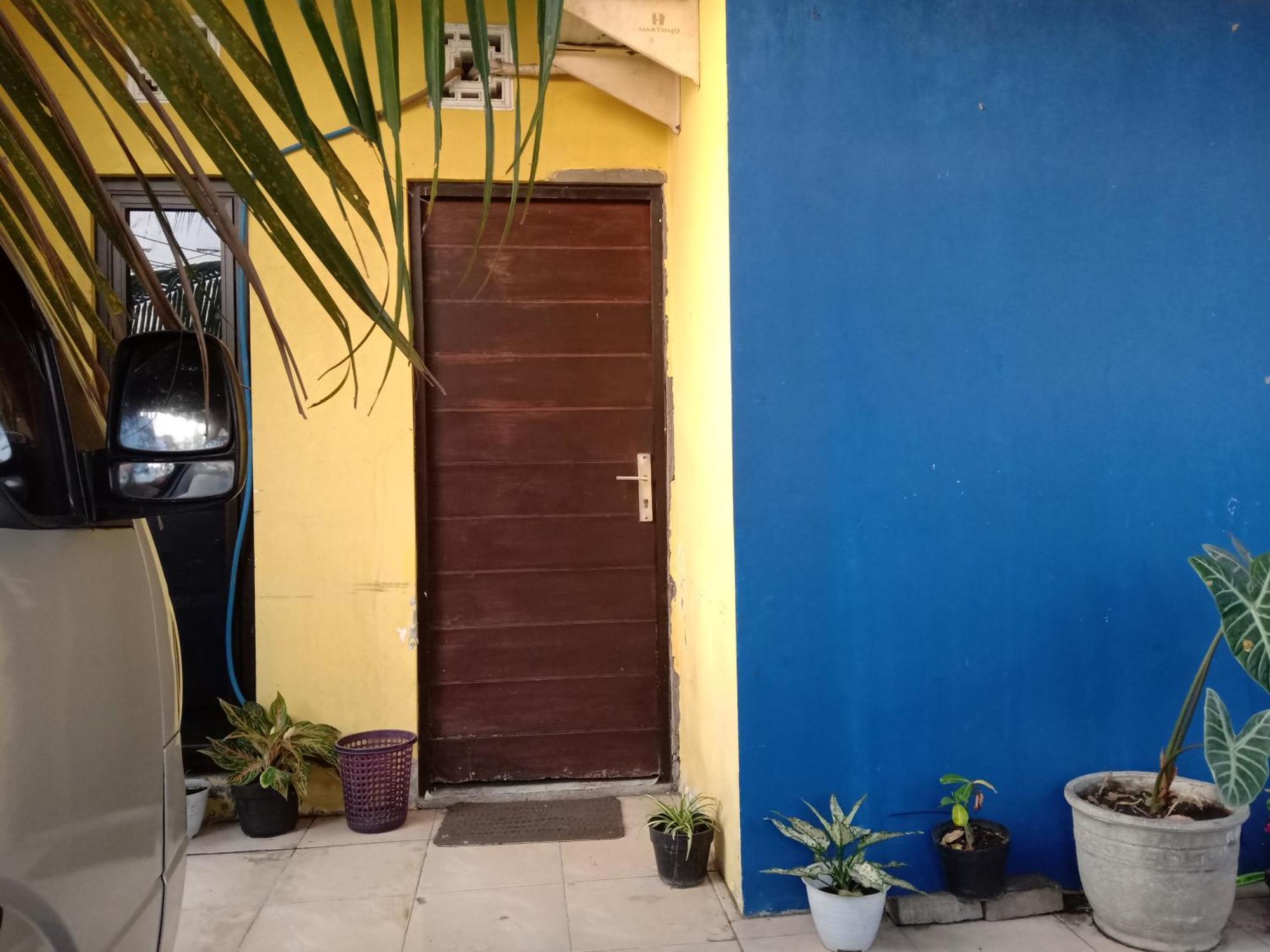 Hotel Kost Backpacker Sidoarjo Esterno foto