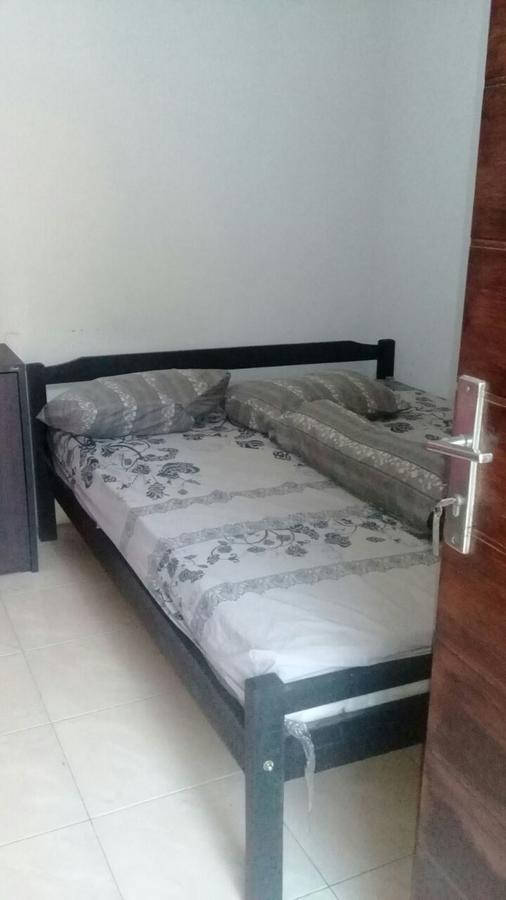 Hotel Kost Backpacker Sidoarjo Esterno foto