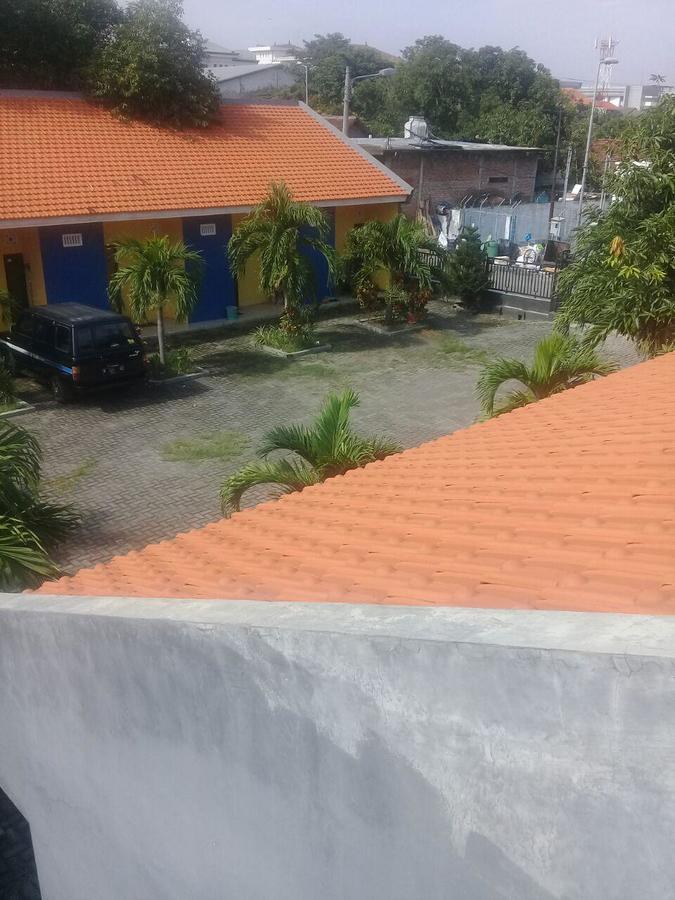 Hotel Kost Backpacker Sidoarjo Esterno foto