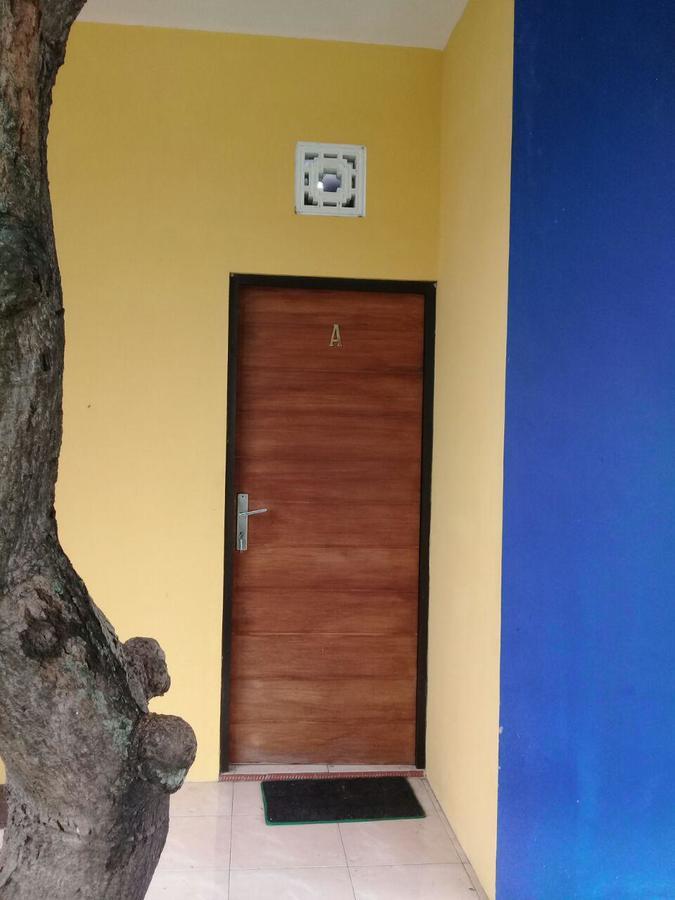 Hotel Kost Backpacker Sidoarjo Esterno foto