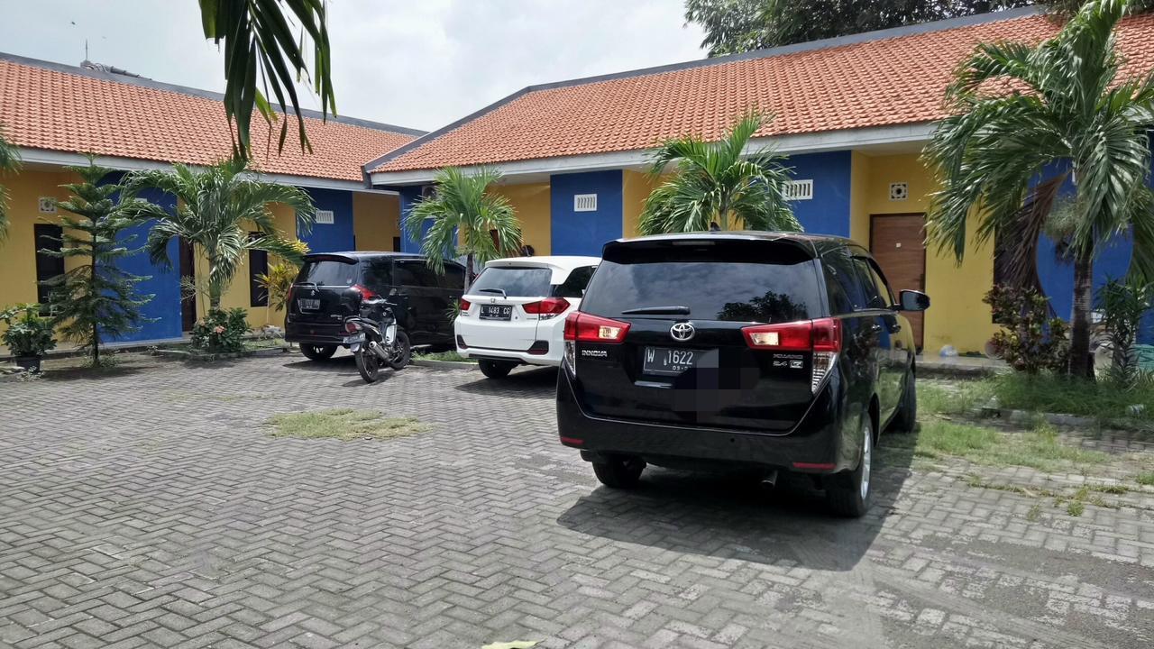 Hotel Kost Backpacker Sidoarjo Esterno foto